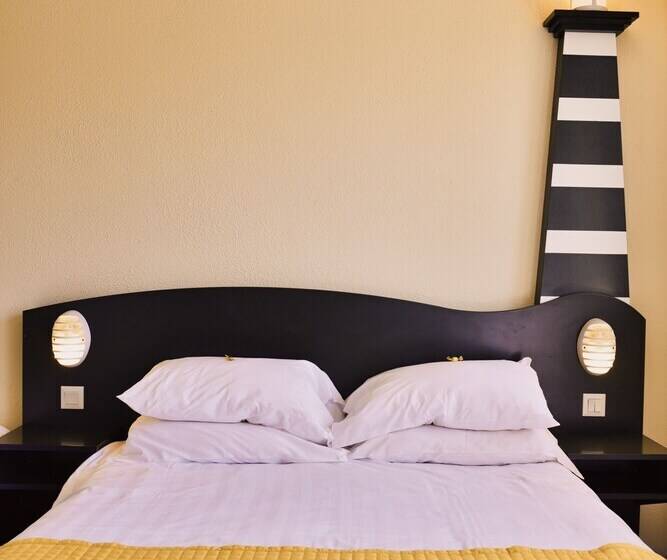 غرفة قياسية ثلاثية مطلة علي الحديقة, Hôtel Heod   Binic   Saint Quay Portrieux