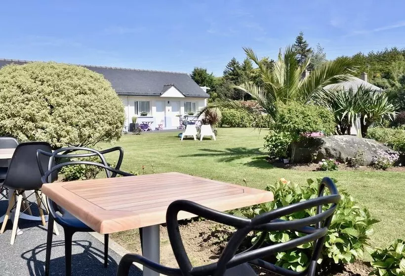 Standard Kolmen Hengen Huone Puutarhanäkymä, Hôtel Heod Binic Saint Quay Portrieux
