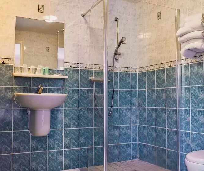 Perhehuone Puutarhanäkymä, Hôtel Heod Binic Saint Quay Portrieux