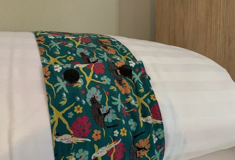 غرفة عائلية مطلّة علي الحديقة, Hôtel Heod   Binic   Saint Quay Portrieux