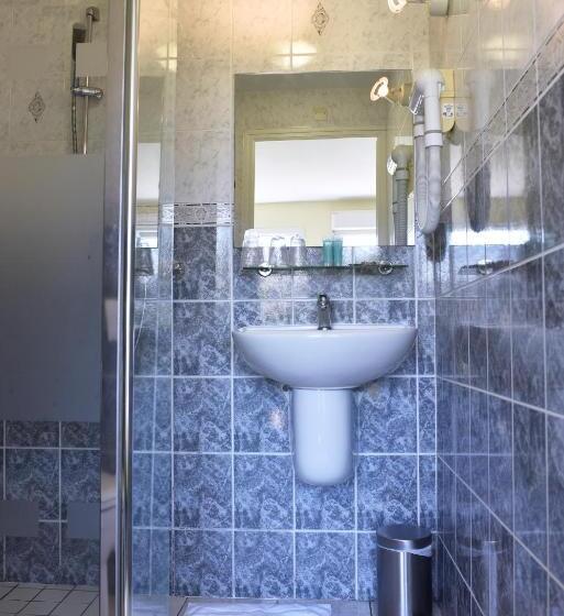 غرفة قياسية ثلاثية مطلة علي الحديقة, Hôtel Heod   Binic   Saint Quay Portrieux