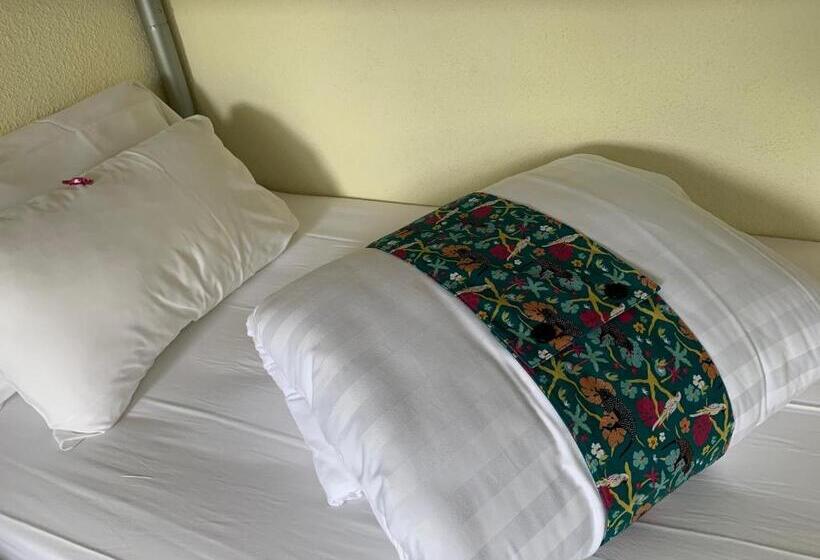 Семейный Номер Вид на Сад, Hôtel Heod   Binic   Saint Quay Portrieux