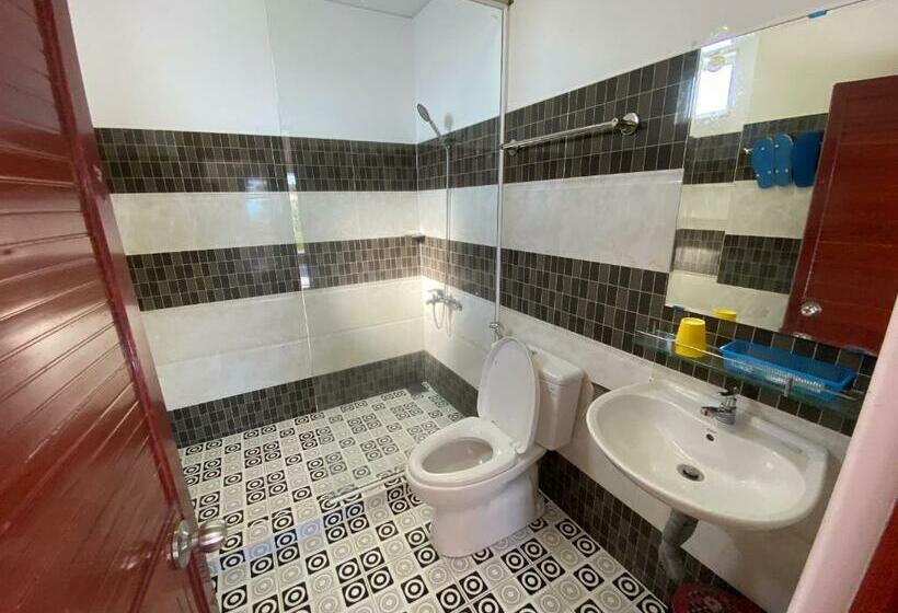 اتاق استاندارد با تخت بزرگ, Huu Le