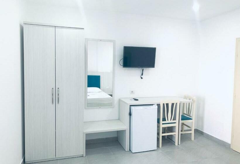 غرفة عائلية, Lakaj