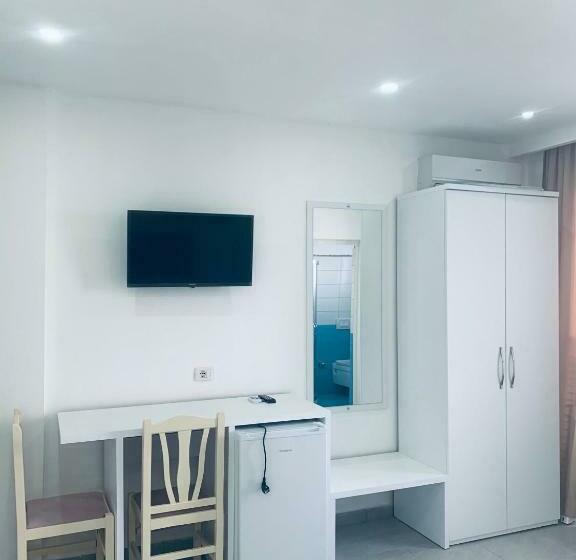 غرفة أساسية, Lakaj