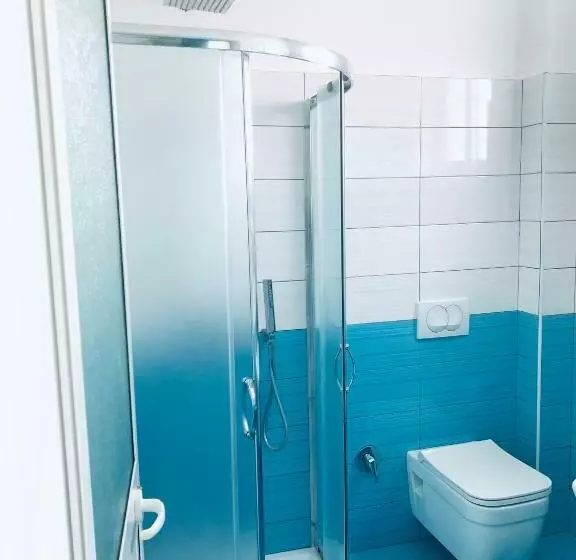 Standard 3 Pers. Værelse, Lakaj