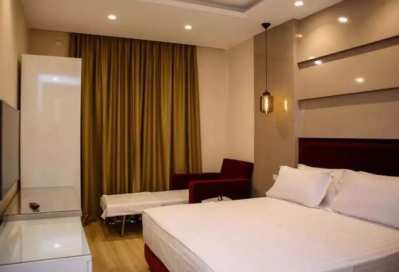 اتاق لوکس با بالکن, Luxury