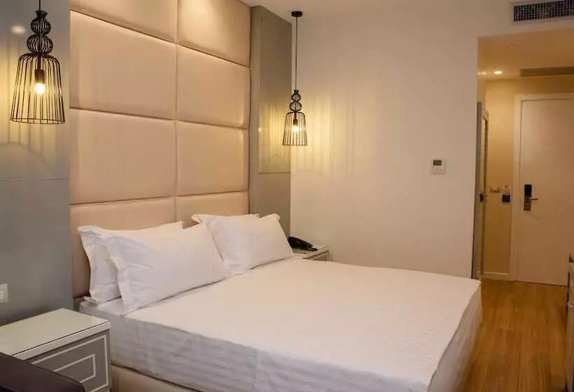 اتاق لوکس با بالکن, Luxury