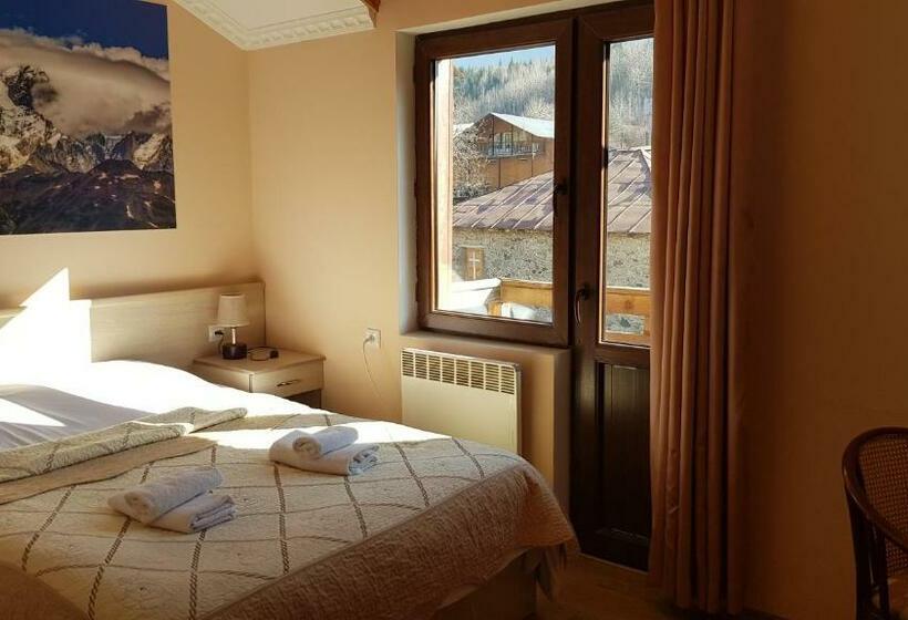 اتاق استاندارد با چشم‌انداز کوهستان, Riverside Mestia