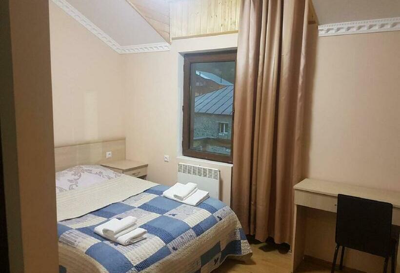 اتاق استاندارد با چشم‌انداز کوهستان, Riverside Mestia