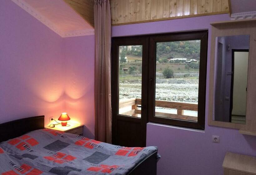 اتاق استاندارد با چشم‌انداز کوهستان, Riverside Mestia