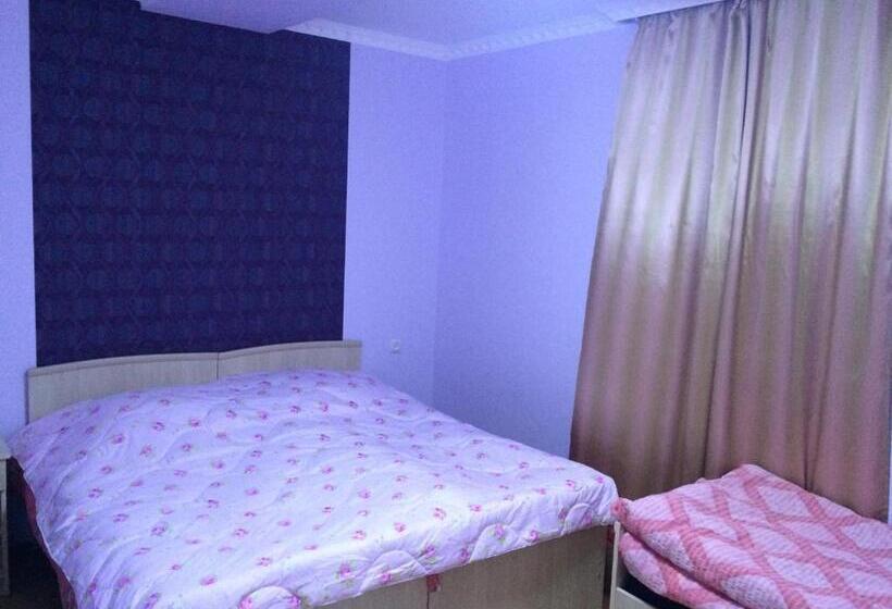 اتاق استاندارد چهار تخته, Riverside Mestia