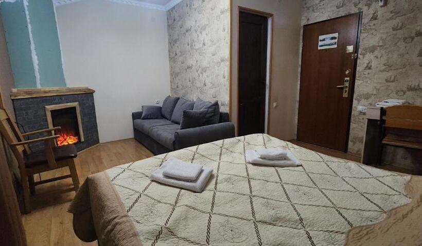 اتاق خانوادگی, Riverside Mestia