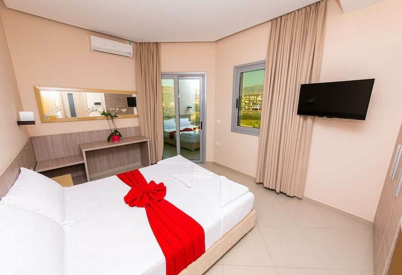 غرفة قياسية مزوَّدة بشُرفة, Villa Qendra