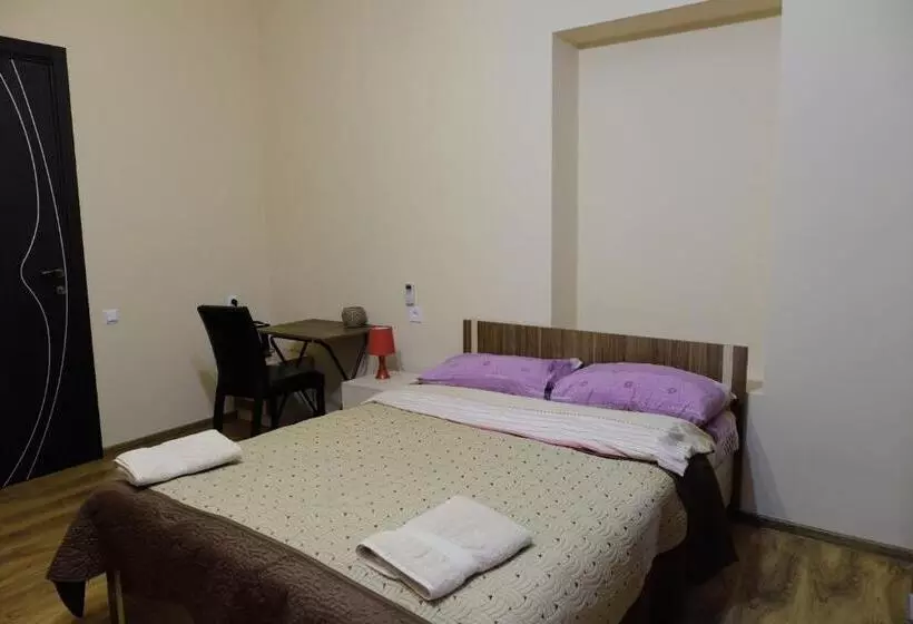 اتاق لوکس با بالکن, Mia B&b Tbilisi
