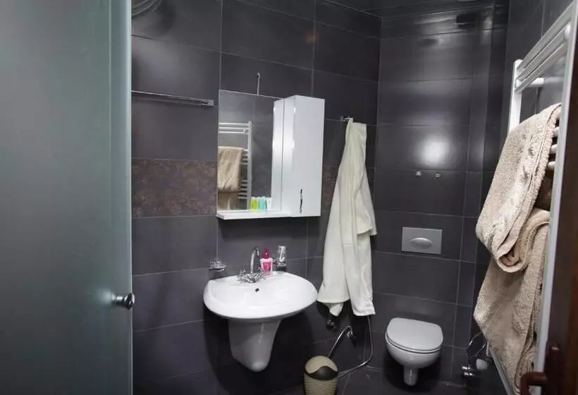 استودیوی استاندارد, Mia B&b Tbilisi