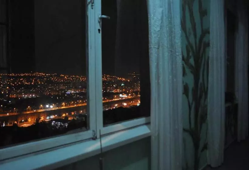 اتاق اجرایی, Mia B&b Tbilisi
