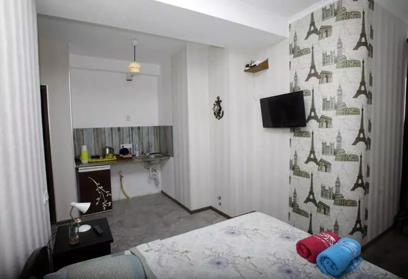 استودیوی استاندارد, Mia B&b Tbilisi