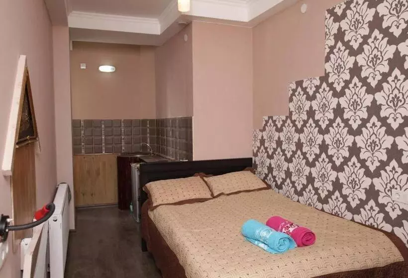 اتاق اکونومی, Mia B&b Tbilisi