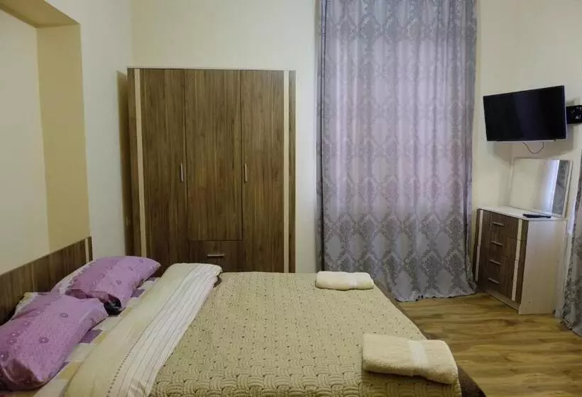 اتاق لوکس با بالکن, Mia B&b Tbilisi