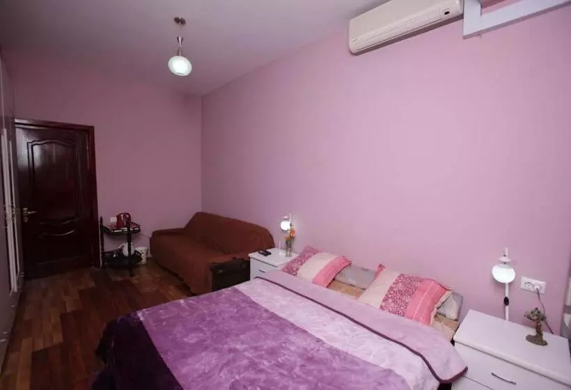 اتاق اکونومی, Mia B&b Tbilisi