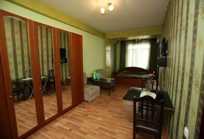 آپارتمان 2 خوابه, Mia B&b Tbilisi