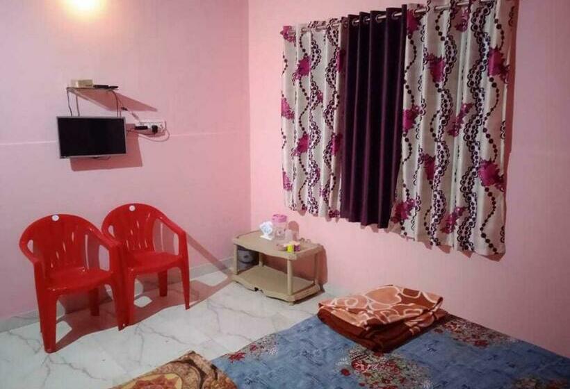 Трехместный Номер Классика, Oyo Laxmi Cottage
