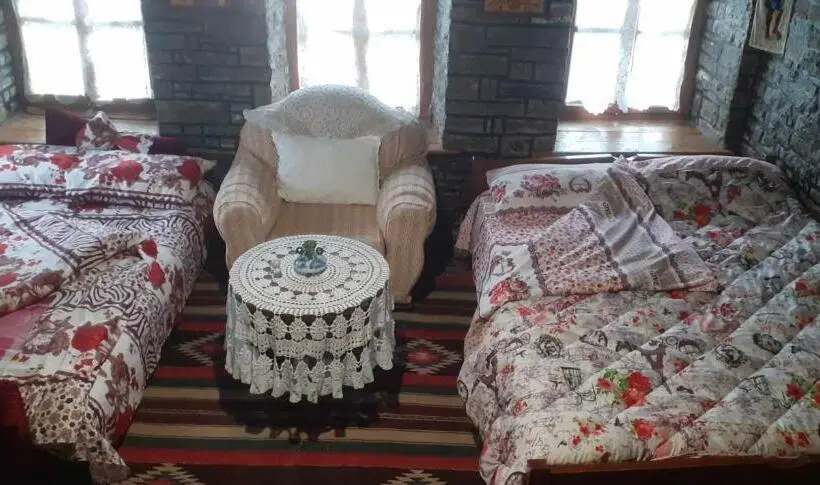 Perhehuone, Guest House In Buhal