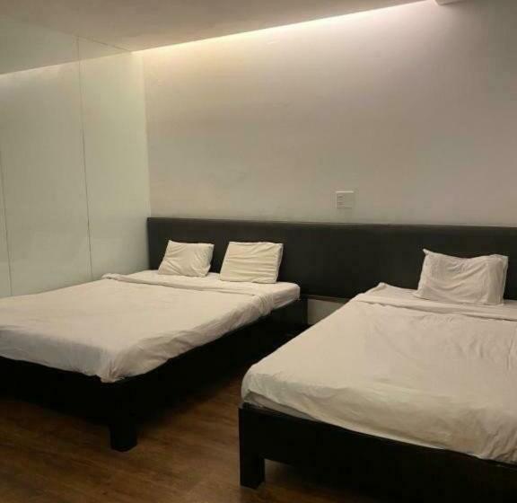 اتاق استاندارد چهار تخته, Holiday Inn