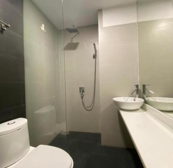 اتاق استاندارد چهار تخته, Holiday Inn