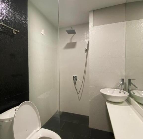 اتاق استاندارد چهار تخته, Holiday Inn