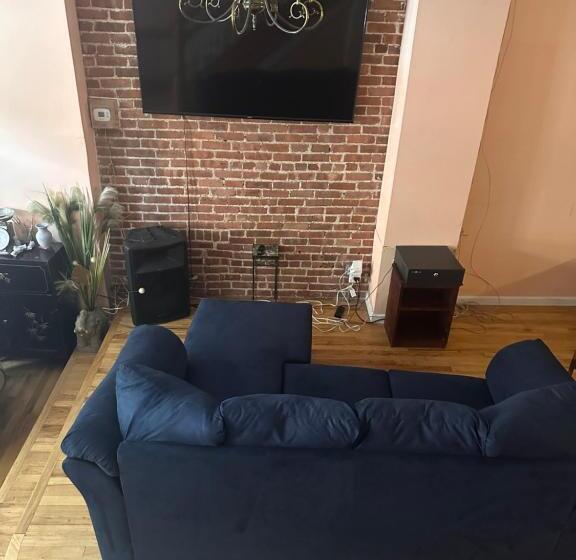 家庭间, Macaw Guest House