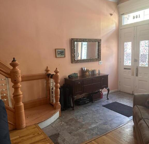 اتاق لوکس, Macaw Guest House