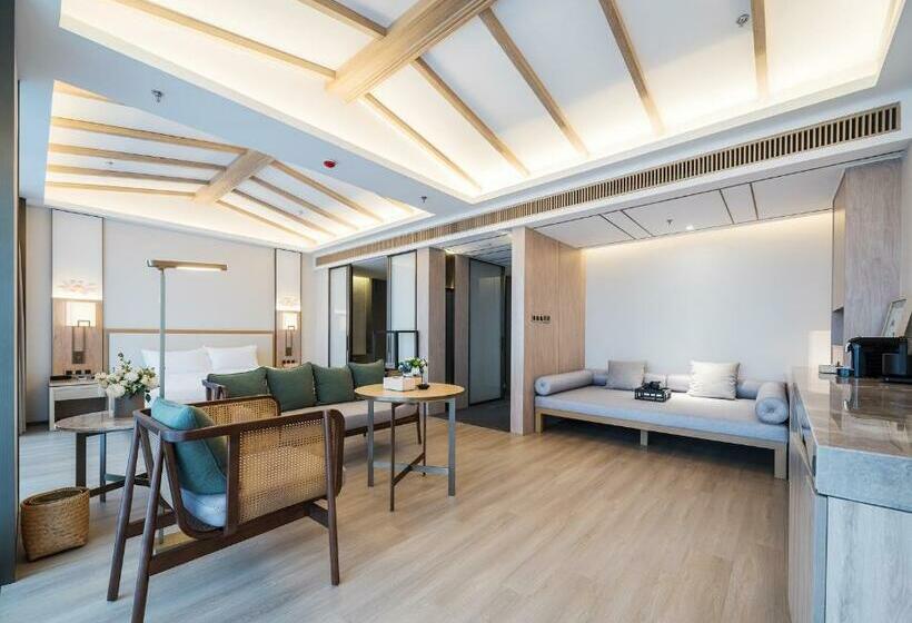 Семейный Номер, Hentique Manna Tangshan