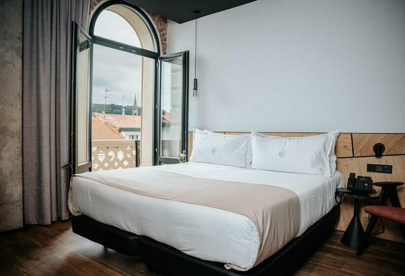 수피리어 룸, Luruna Palacio Larrinaga