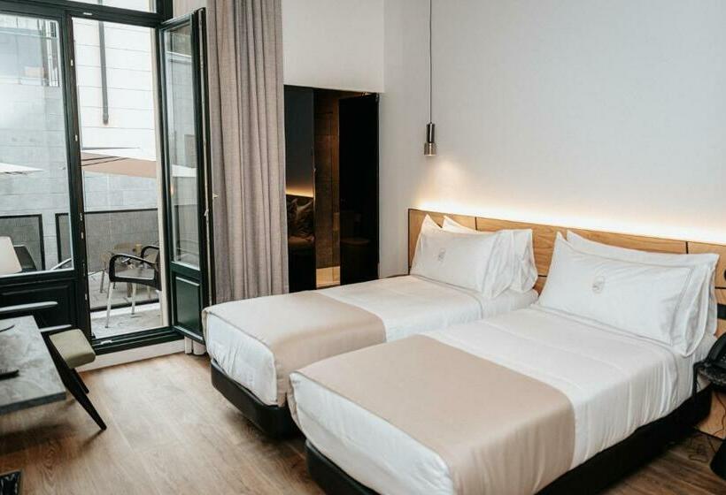 חדר סופריור, Luruna Palacio Larrinaga