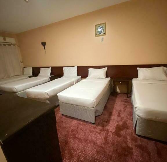 4인용 스탠다드 룸, فندق برج العالم