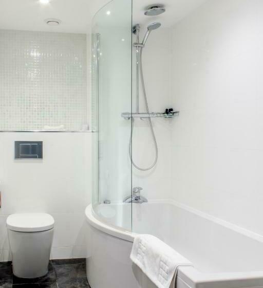 غرفة عائلية, The Salutation Inn