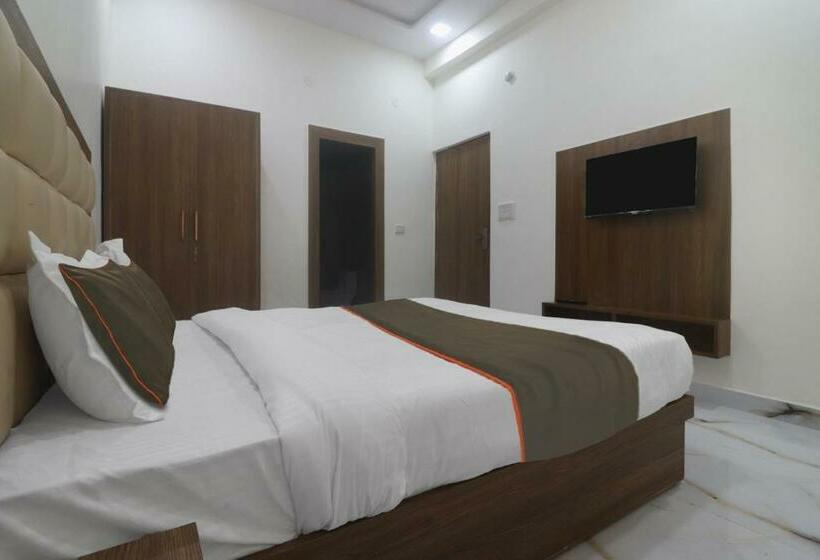 Трехместный Номер Классика, Collection O Hotel Shailly Inn Star