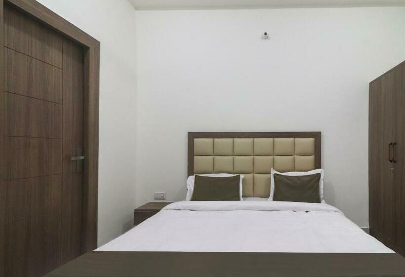 Трехместный Номер Классика, Collection O Hotel Shailly Inn Star