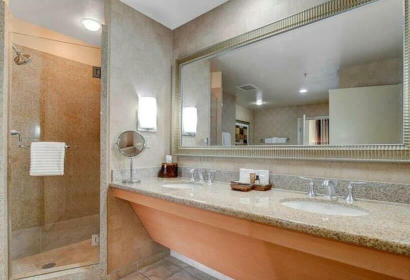 带1个卧室的带阳台的公寓, Condo At Platinum Hotel Strip View