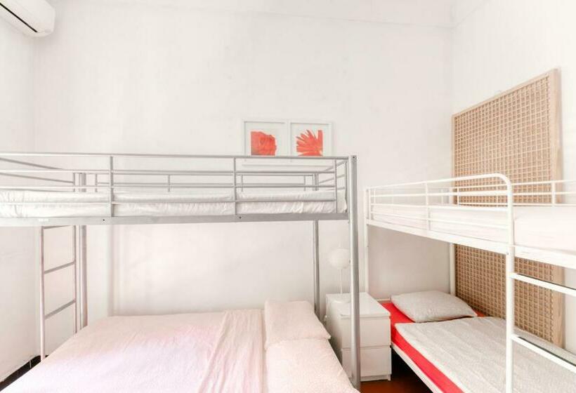 غرفة عائلية, Glamorgan