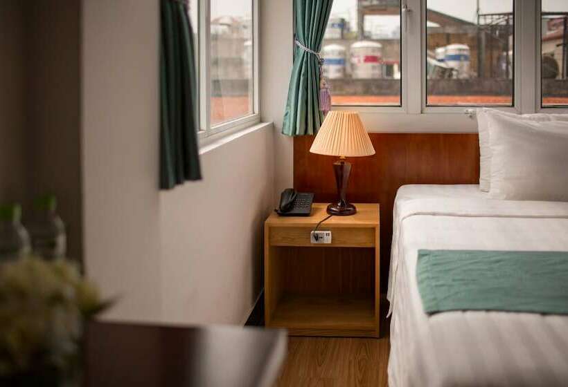 اتاق لوکس با چشم‌انداز شهر, Maison D Hanoi