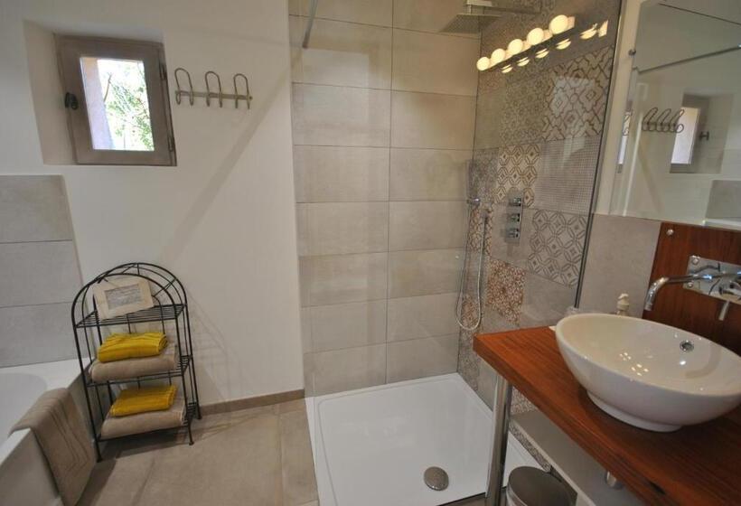 Camera Standard, B&b La Badelle