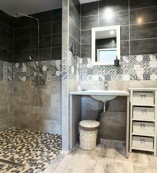 חדר סטנדרט מותאם לאדם עם מוגבלויות, L'evidence