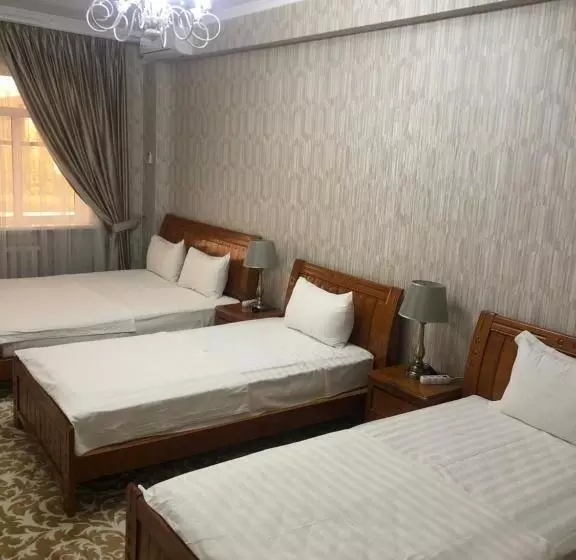 اتاق لوکس سه تخته, Boutique Hotel Tomiris