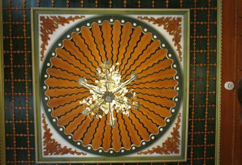 디럭스 스위트, Argjiro