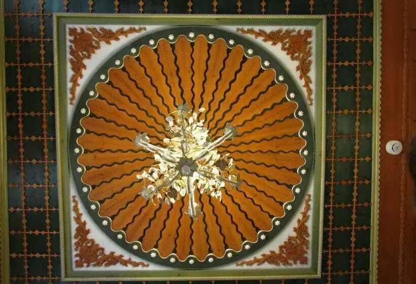 سوییت لوکس, Argjiro