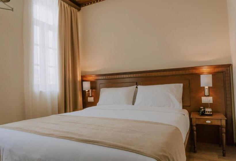 스탠다드 룸, Argjiro