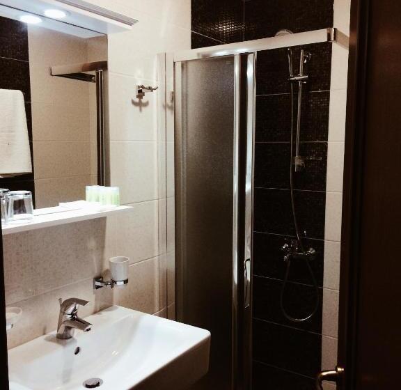 스탠다드 룸, Argjiro